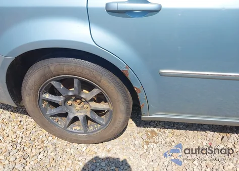 2008 Chrysler 300 Touring из США, поврежденный, VIN 2C3LA53G98H165993